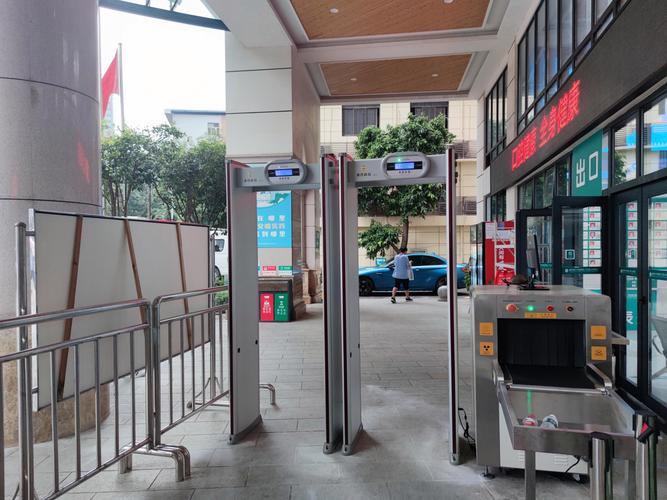 辽阳市快递金属安检门与金属探测器 生产厂家地址及安检探测器采购指南